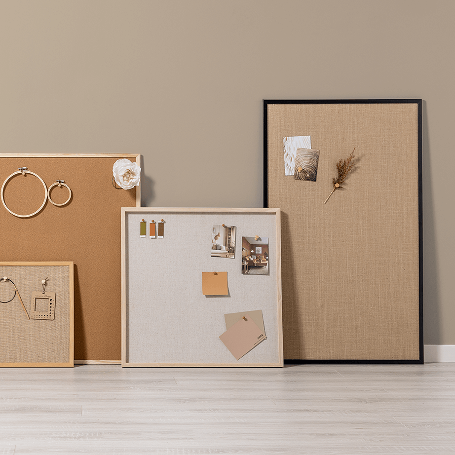 Køb opslagstavle hos JustMore til konkurrencedygtige priser